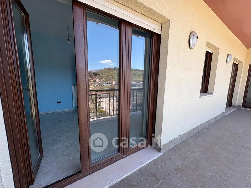 Balcon - Modern Apartment with Balcony in Potenza
