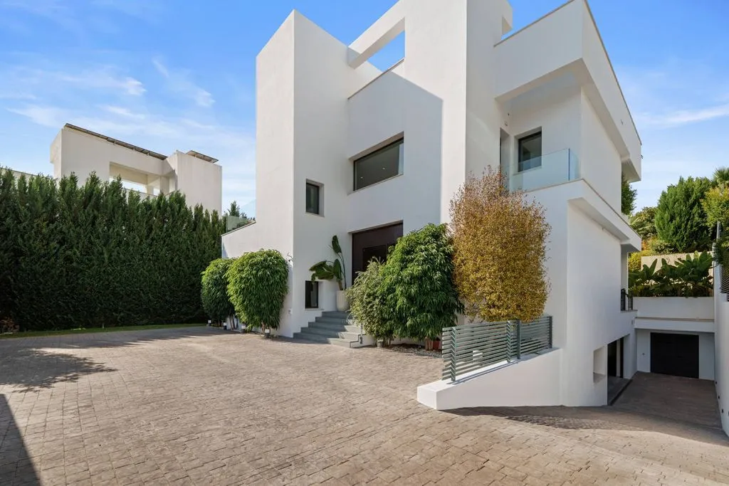 Extérieur - Contemporary Villa with Pool in Nueva Andalucía