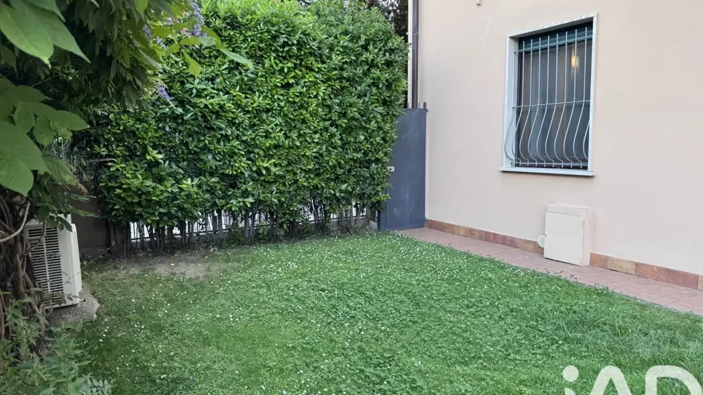 Garden - Ground Floor Apartment with Garden in Querceta