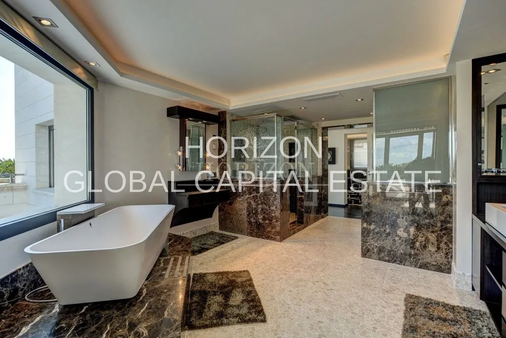 Vannitoad - Luxury Villa with Sea View in Bendinat
