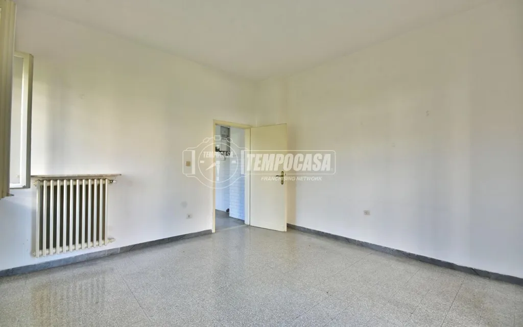 Spacious Apartment with Balconies in Osimo