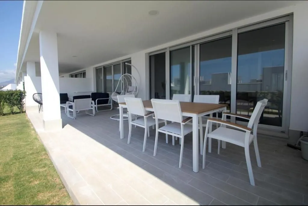 Terrasse - Apartment with Pool in Bel-Air, Estepona