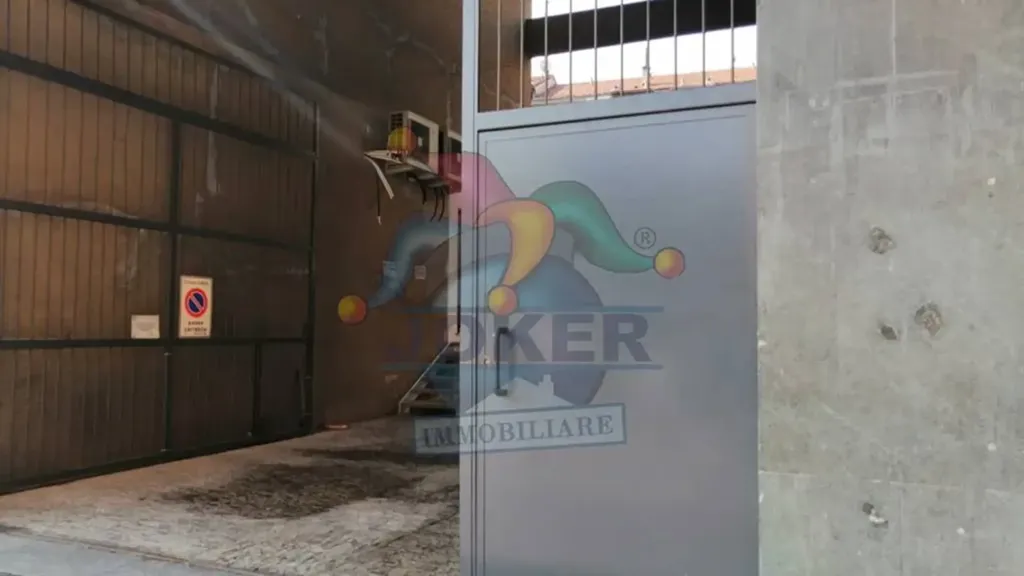 Garage - Rented Duplex in Industrial Complex, Milan