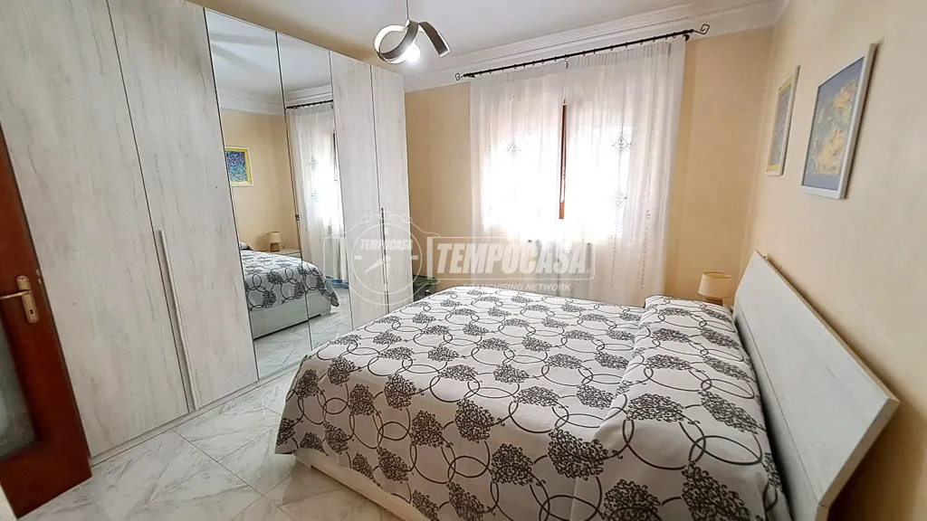 Chambres - Three-Bedroom Apartment with Balcony in Adelfia