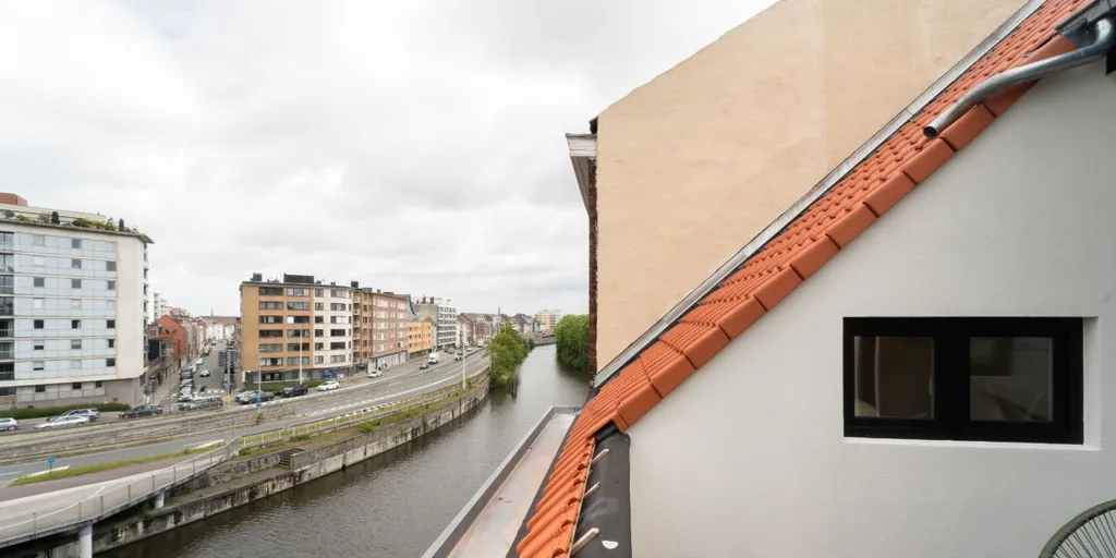 Rõdu - Duplex Apartment with River View in Gent