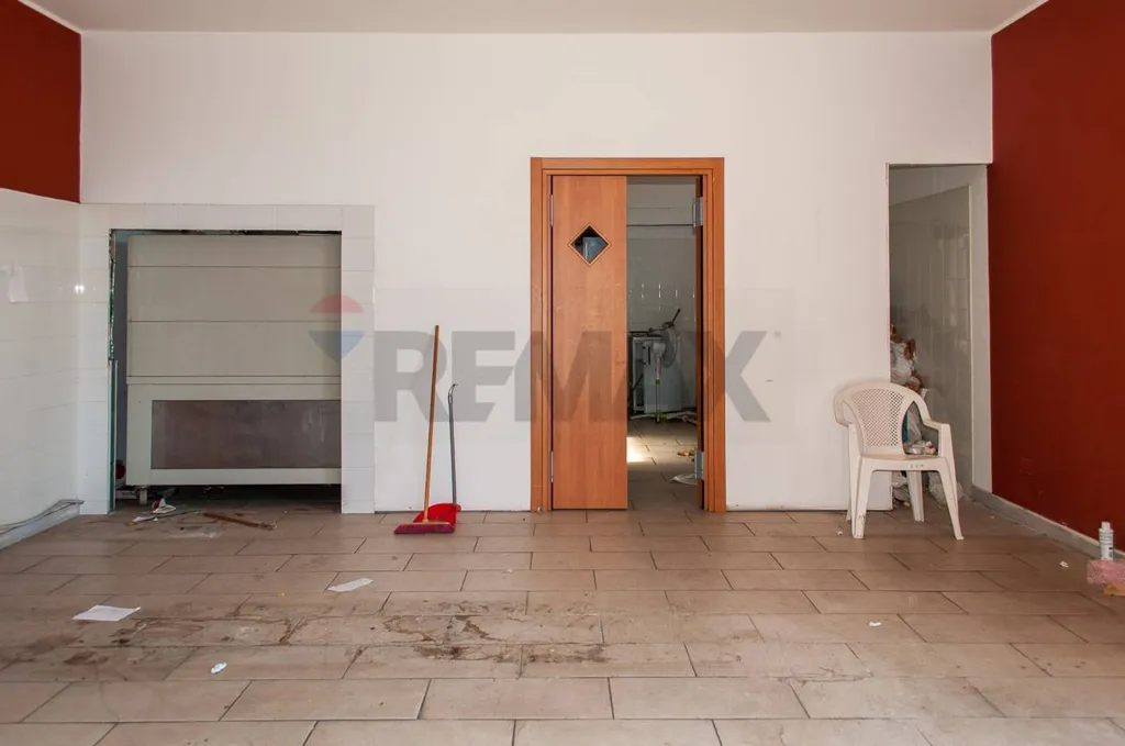 Elutuba - Commercial Unit with Bakery in Acireale