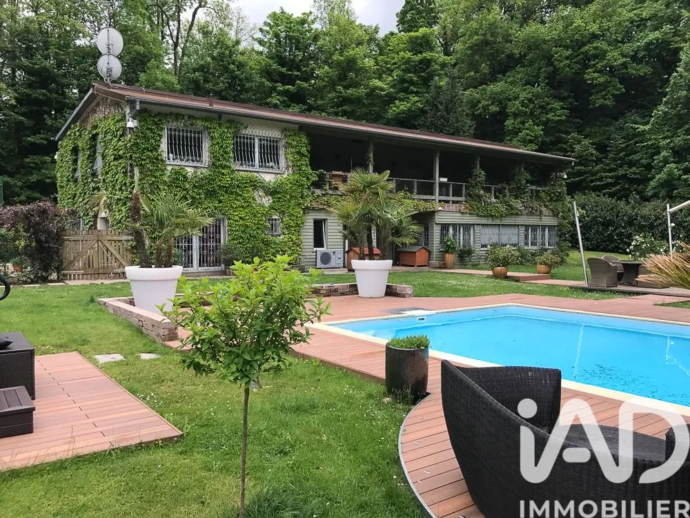 Bassein - Atypical Villa with Pool in Bruebach