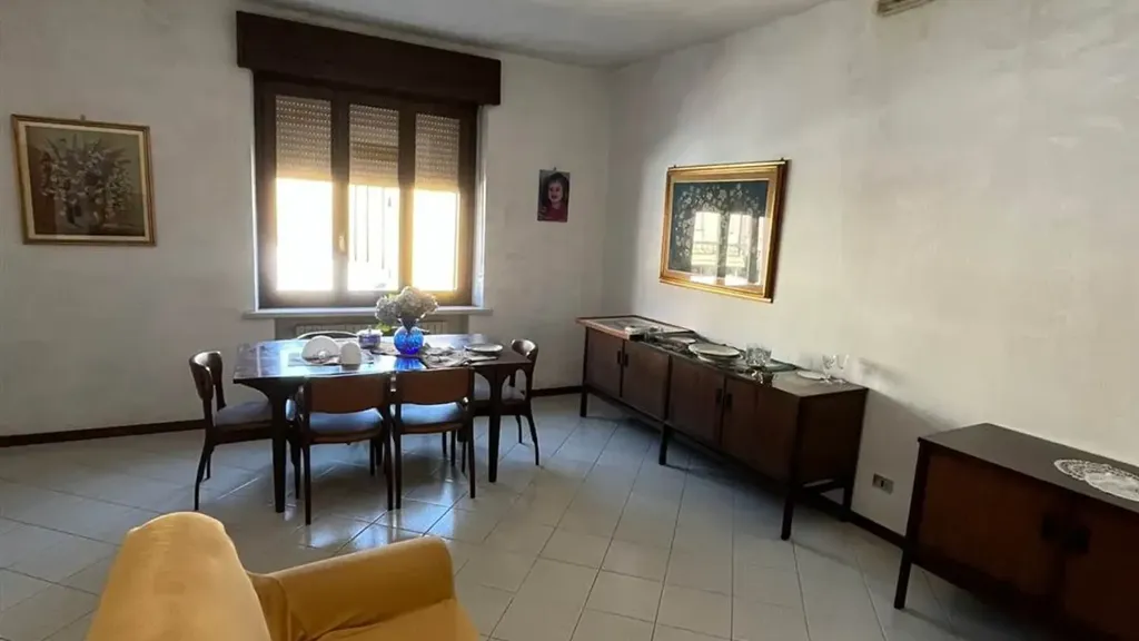 Sala da pranzo - Spacious Apartment in Piazza, Suzzara