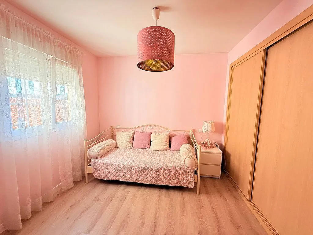 Chambres - Duplex with Garage in Esquivias