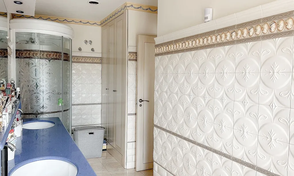Bagni - Villa with Pool and Views in Yecla