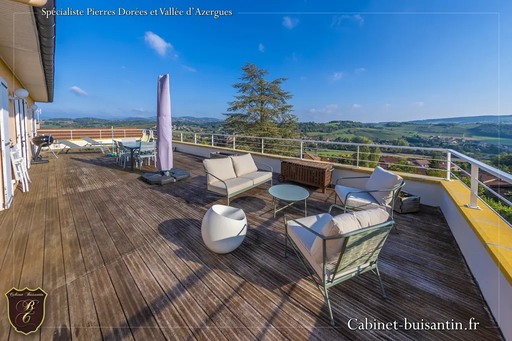 Terrass - Architectural Villa with 180° View in Chessy