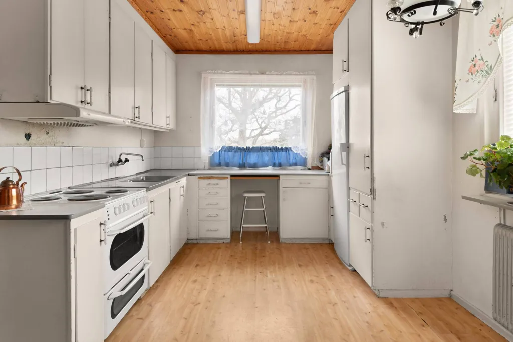 Cuisine - Villa with Garden and Basement in Gängletorp