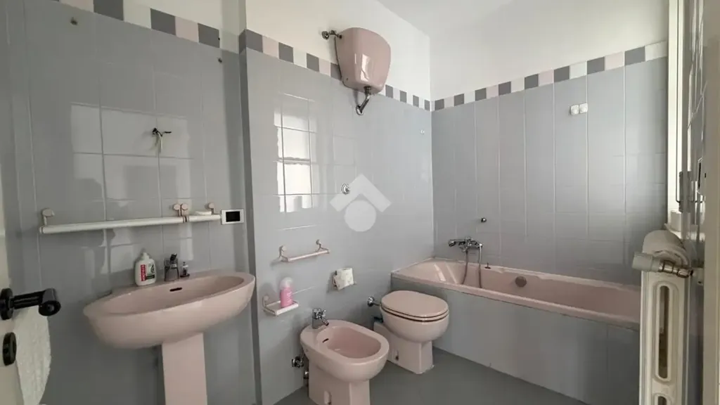 Salles de bain - Apartment with Balcony in Potenza