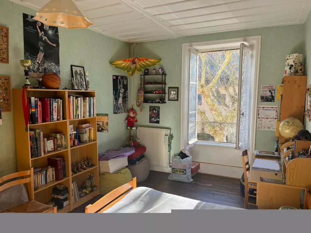 Magamistoad - Four-Bedroom House in Blesle