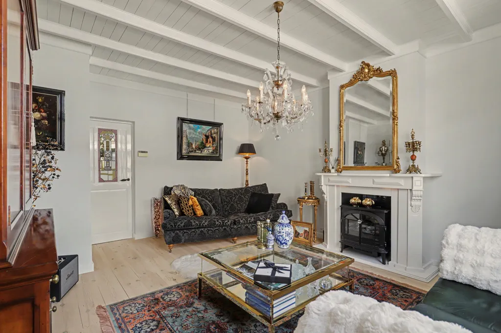Séjour - Character House with High Finish in Klundert