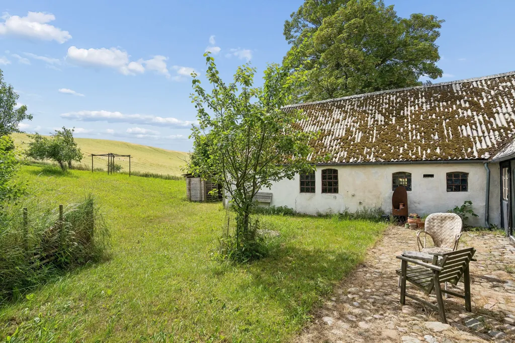 Aed - Historic Villa with Large Garden in Knebel