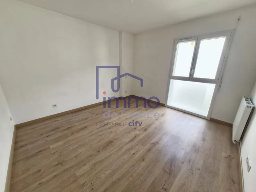 Rooms - Bright T3 Flat with Terrace in Bourgoin-Jallieu