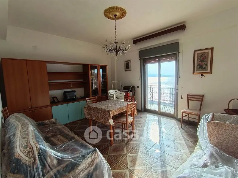 Söögituba - Seafront Apartment in Scaletta Zanclea