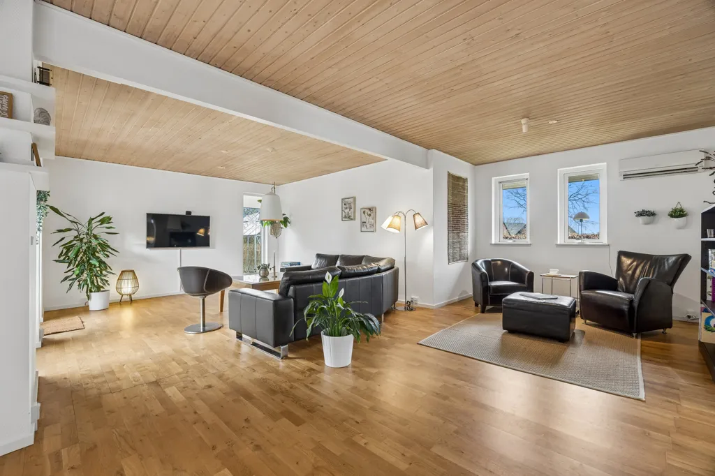 Séjour - Murstensvilla with Garage in Førslev