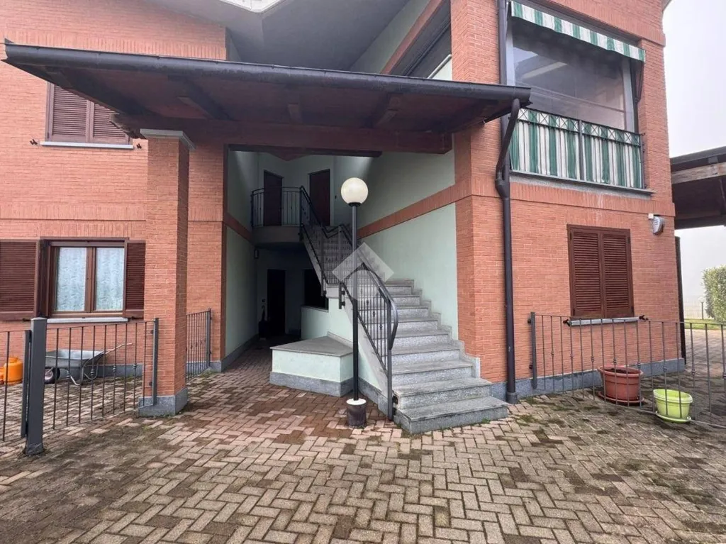 Välivaade - 5-Bedroom Apartment with Terrace in Rivalta di Torino