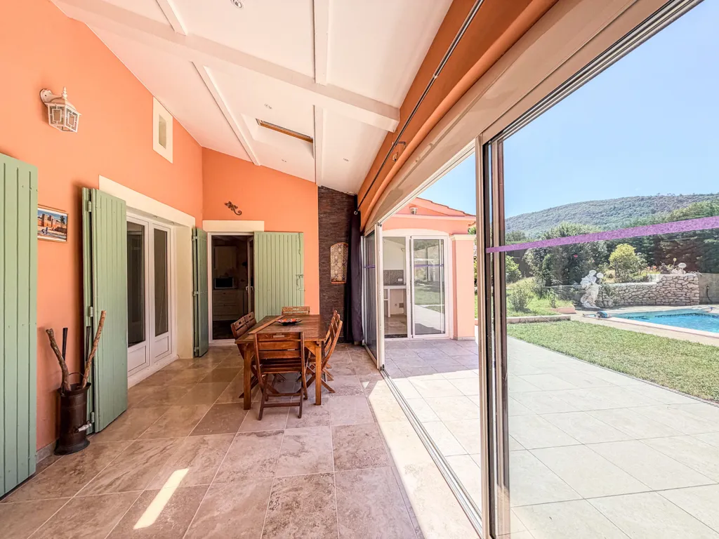 Terrasse - Villa avec Piscine à Rians