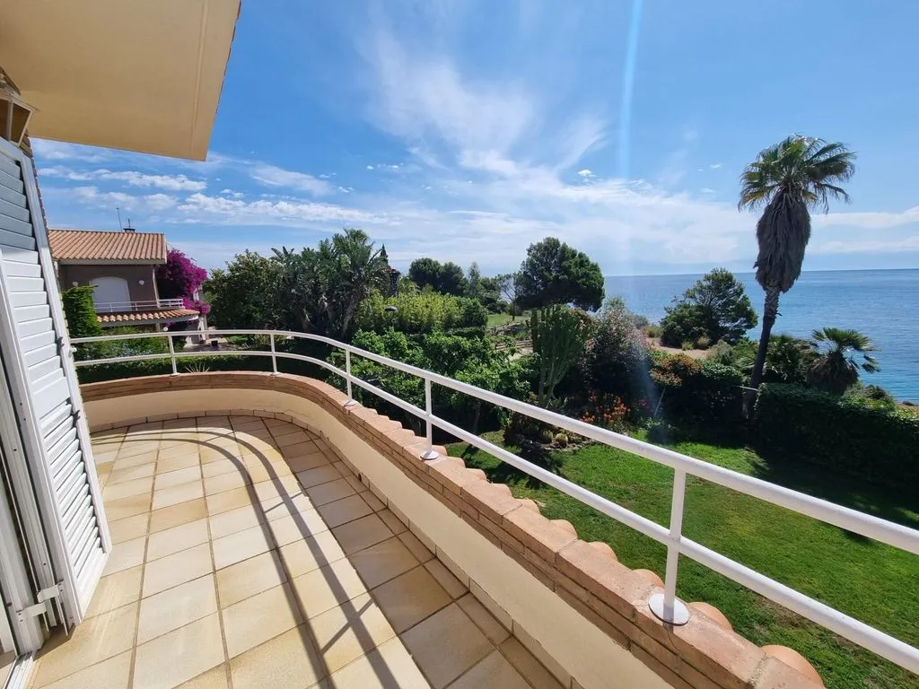 Rõdu - Chalet with Sea Views in L'Ametlla de Mar