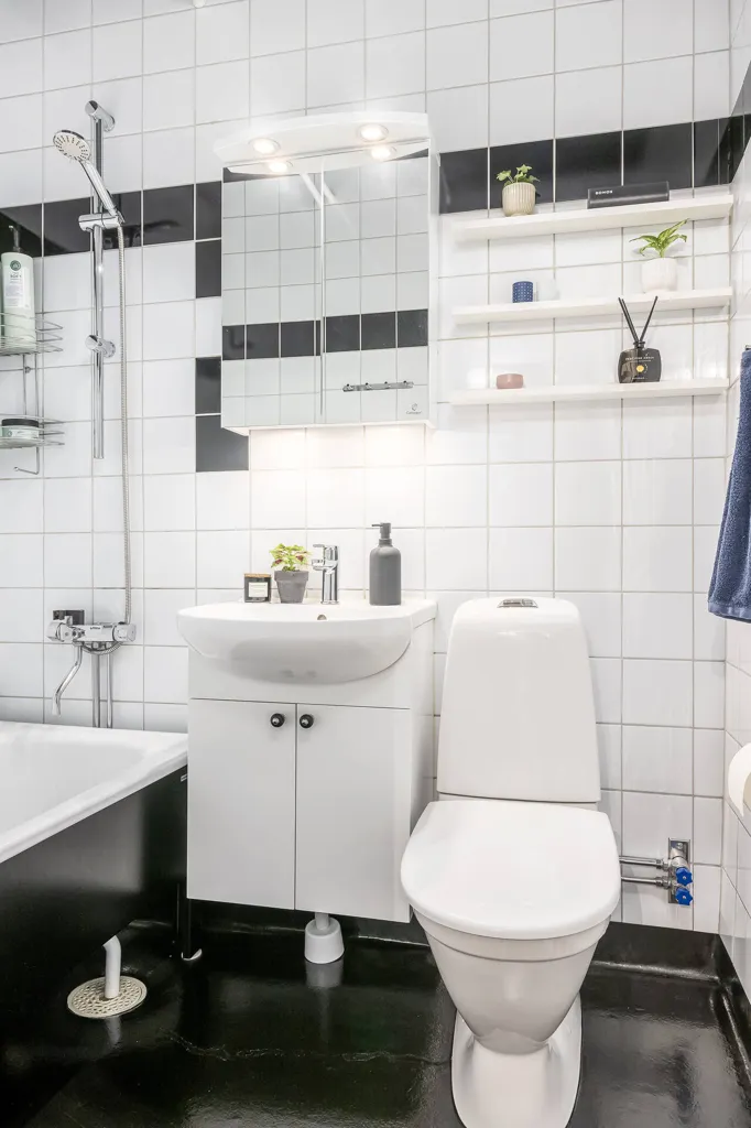 Salles de bain - Charming Apartment with South-West Balcony in Norrköping
