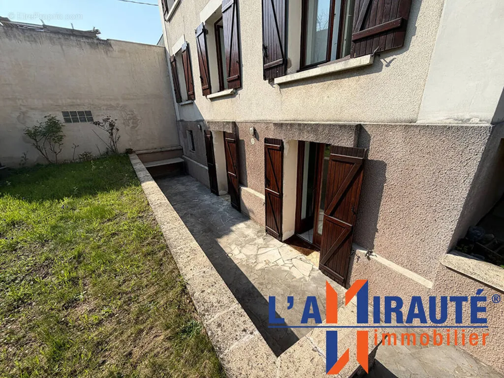Aed - Duplex Apartment with Terrace in Montesson Centre