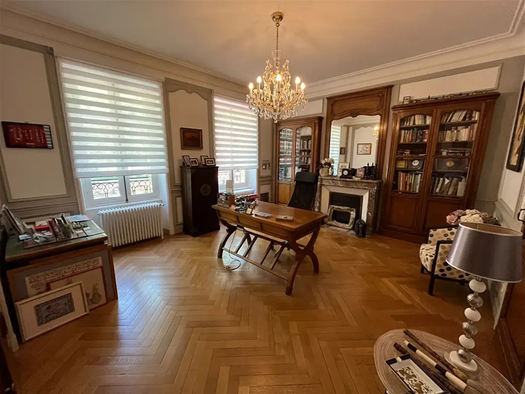 Maison 14 pièces à Nevers