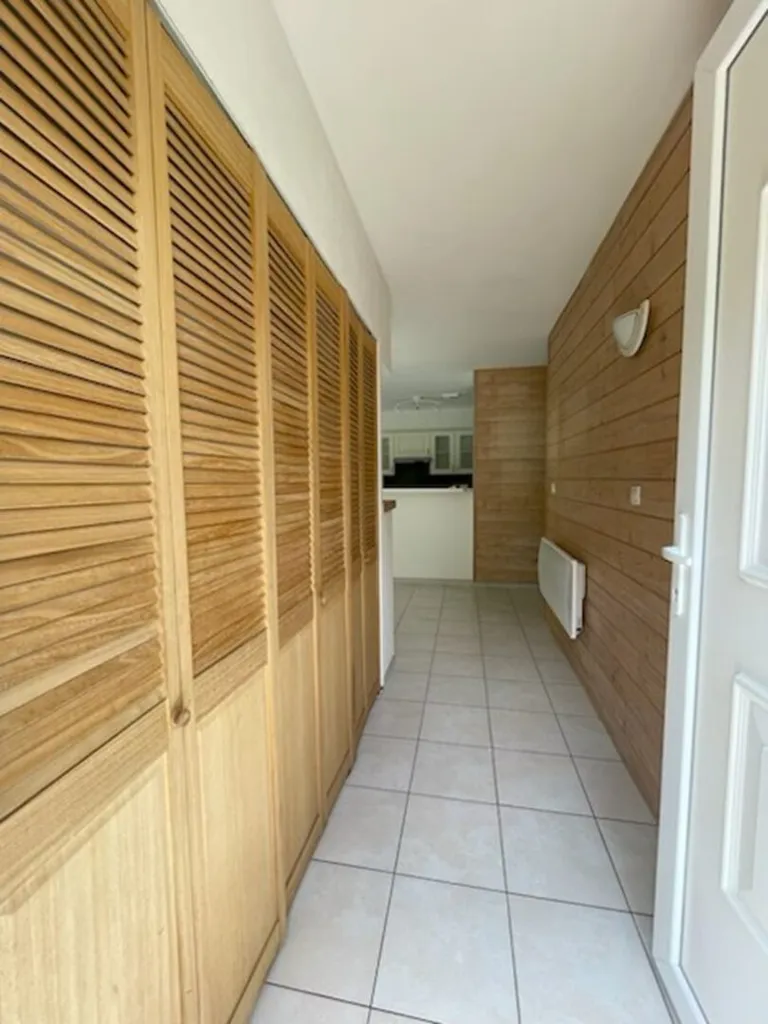 Entrée - Maison à la Campagne avec Jardin Clos