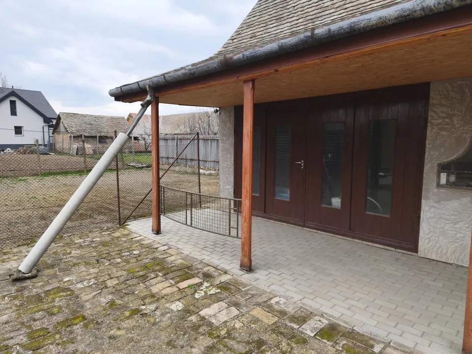 Terrass - Family House with Workshop in Makó