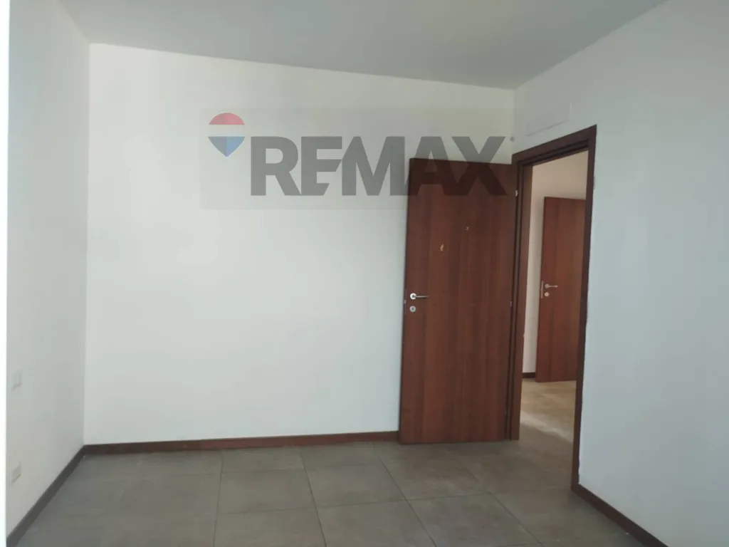 Esik - Modernised Triplex with Balcony in Vellezzo Bellini