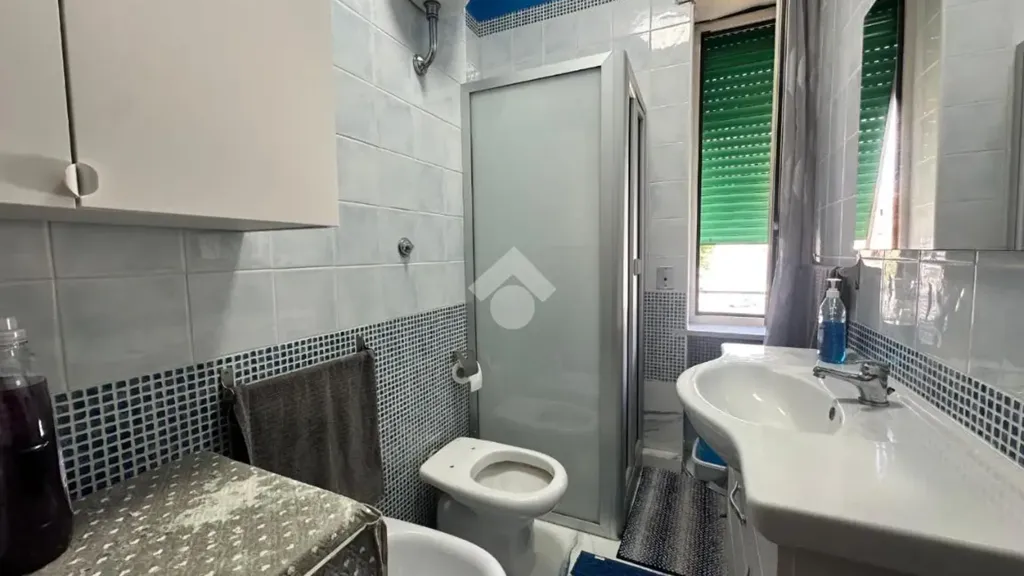 Bagni - Rear-Facing Triplex in Naples