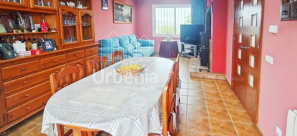 Söögituba - 5-Bedroom House with Pool in Niàgara Parc