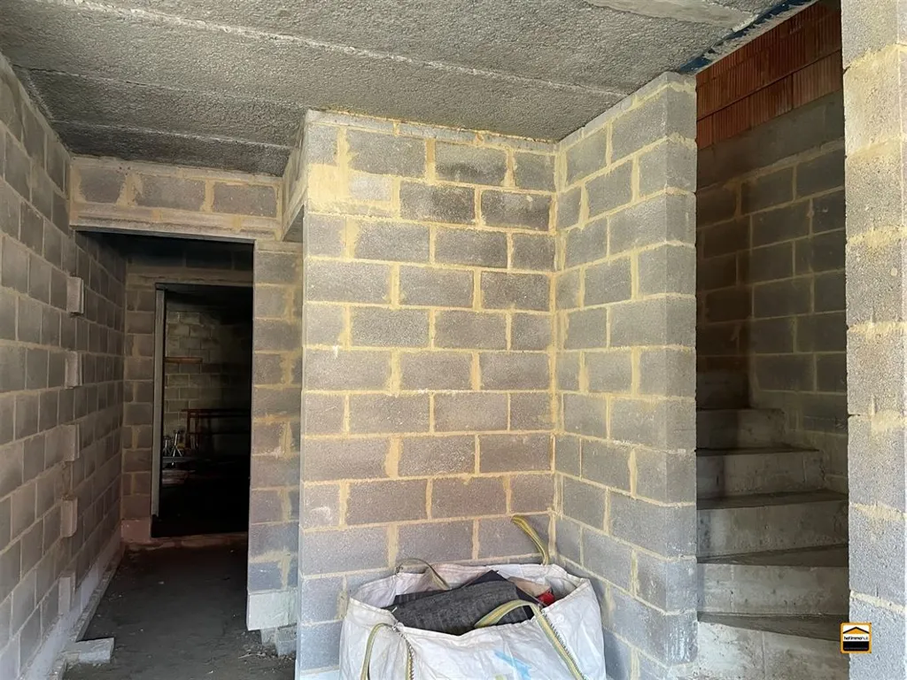 Pièces - Terrain à Bâtir avec 2 Chambres à Heers
