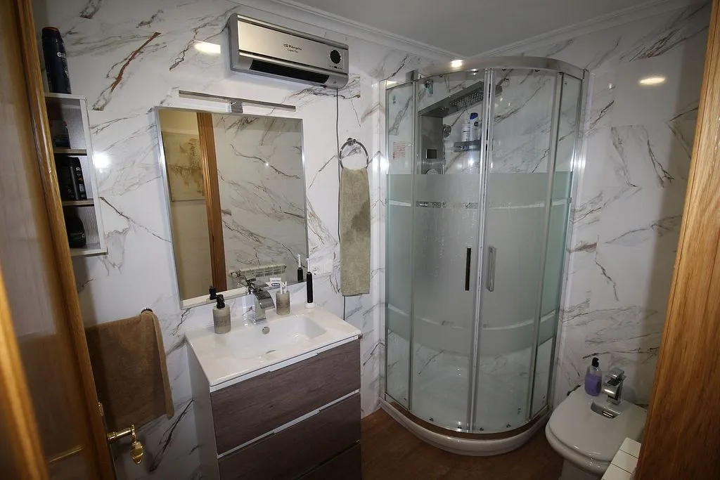 Salles de bain - Apartment with Balcony in Puertollano Centre