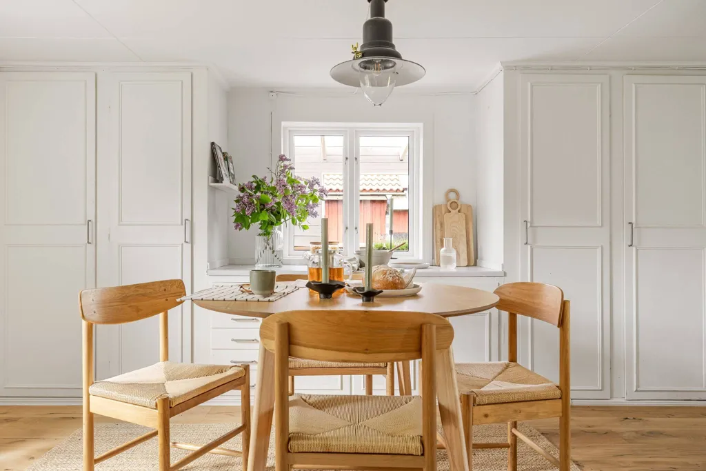 Salle à manger - Villa with Expansive Garden in Egeby
