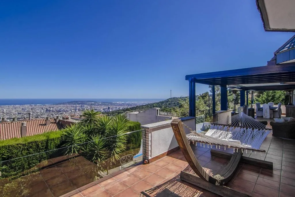 Terrass - Modern Tower with Sea View in Vallvidrera