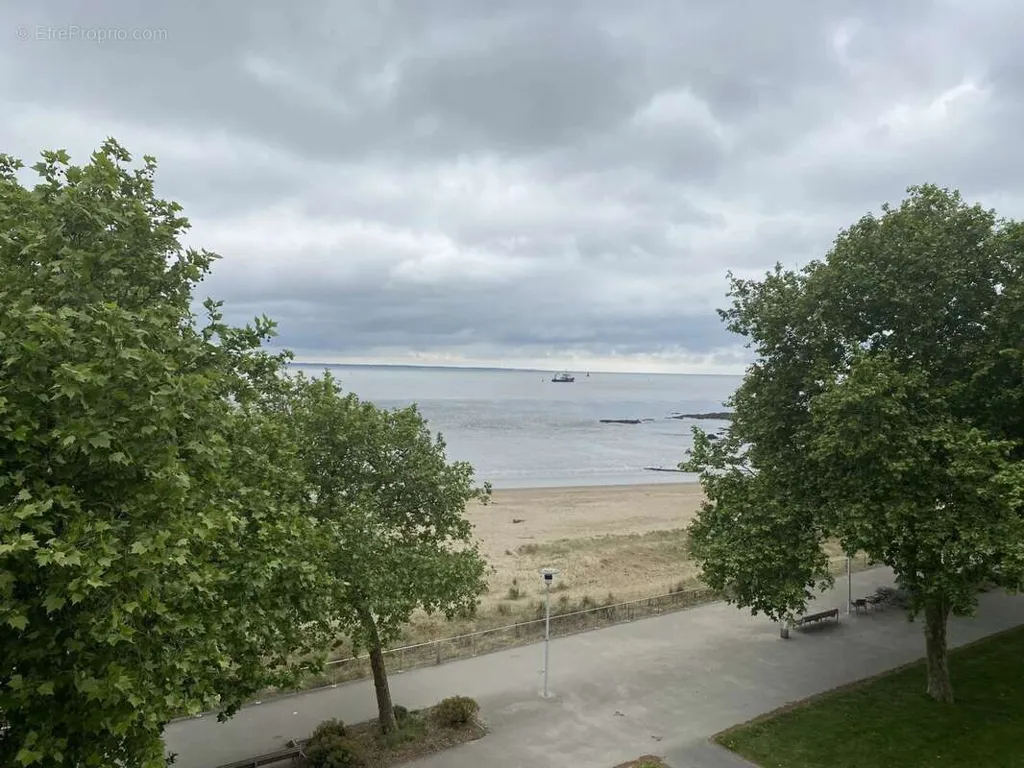 Seafront Apartment in Saint-Nazaire