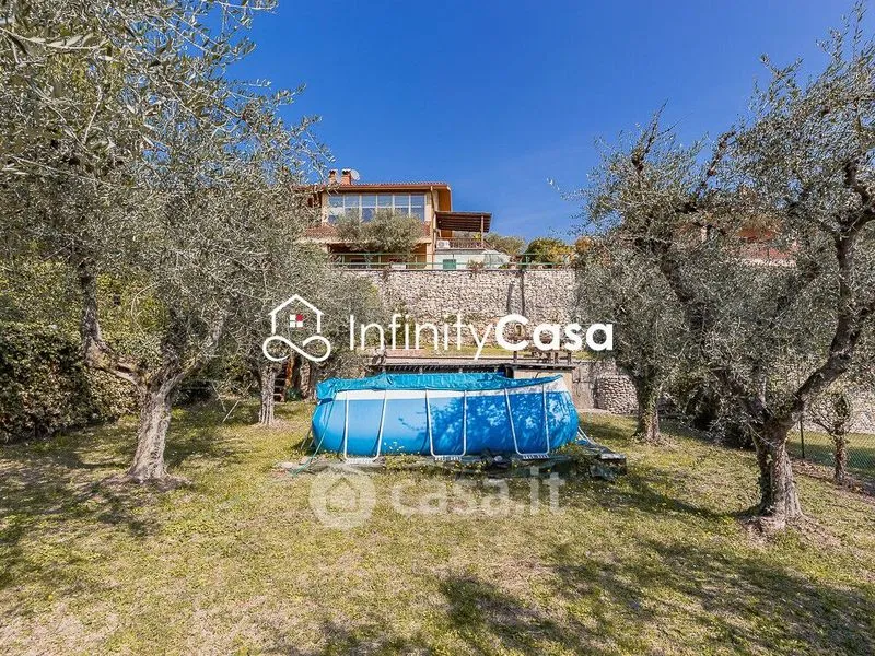 Piscine - Bifamiliar Villa with Lake View in Cavaion Veronese