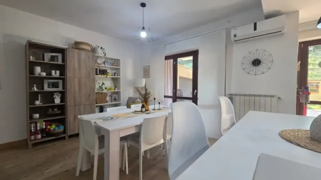 Sala da pranzo - Ample Trilocale with Garden in Ceccano