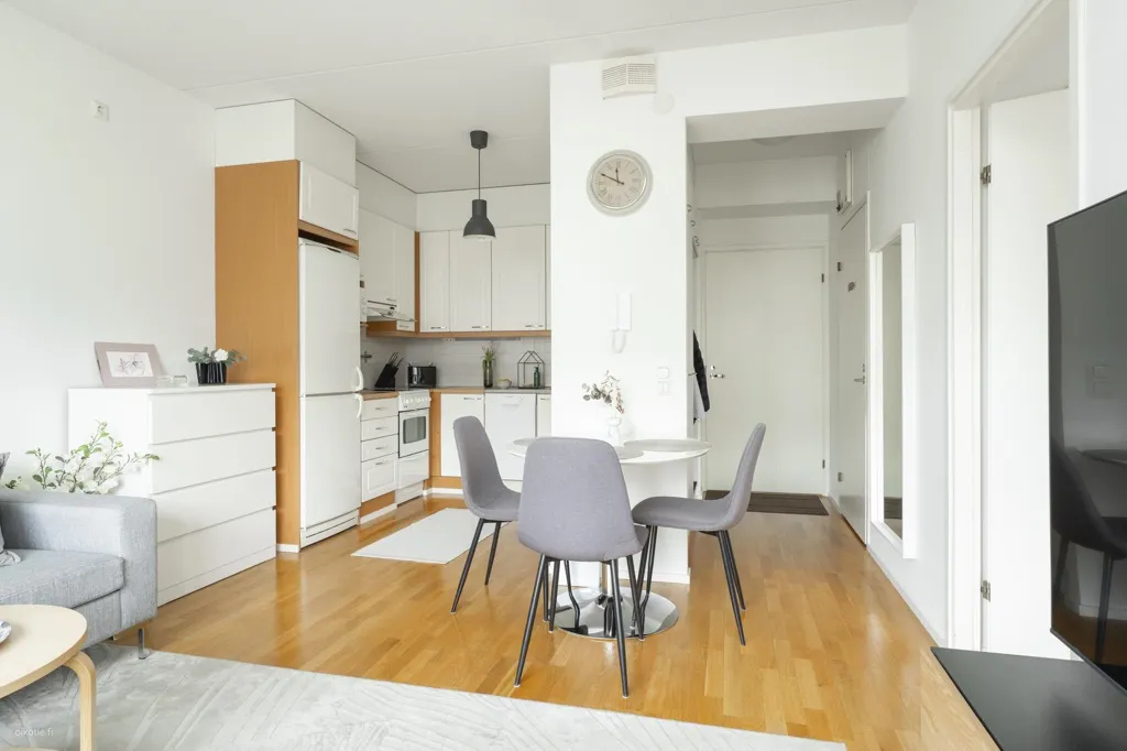 Elutuba - Flat with Glazed Balcony in Tampella