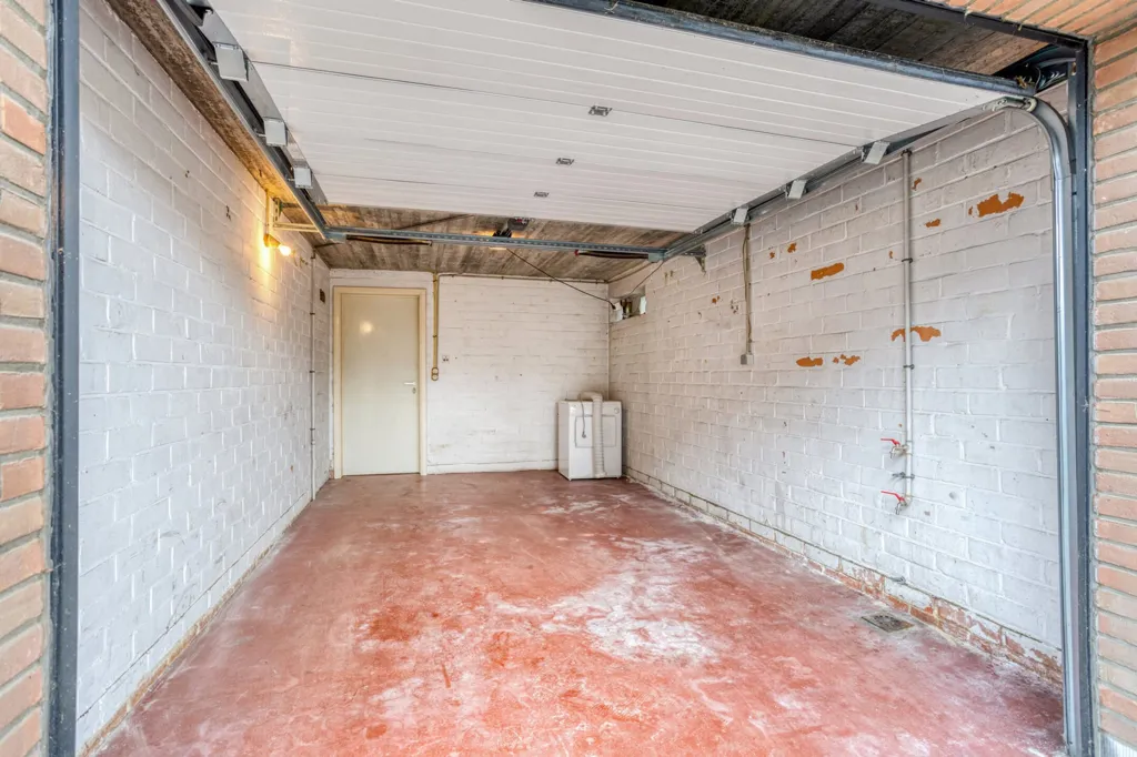 Garage - Appartement avec entrée privée et garage à Dilbeek
