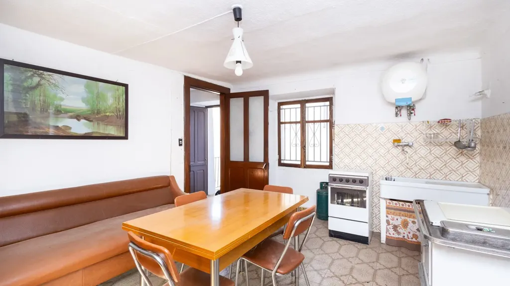 Salle à manger - Restructured House in Frassino Centre