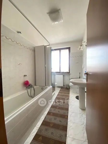 Vannitoad - Three-Storey Villa with Private Garden in Mortara