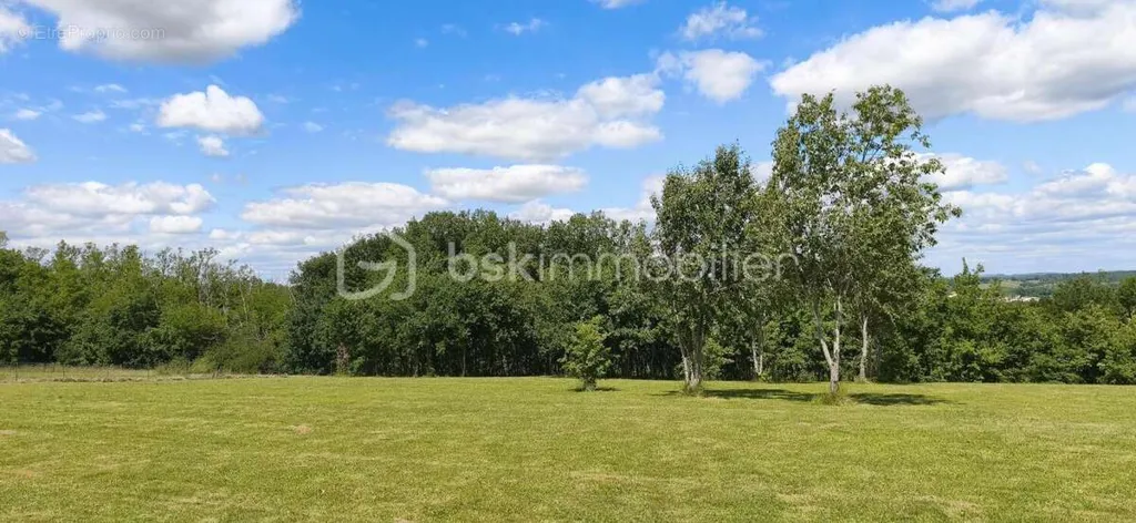 Aed - Buildable Plot near Monclar de Quercy