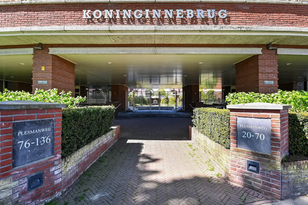 4-toaline korter asukohas Den Haag