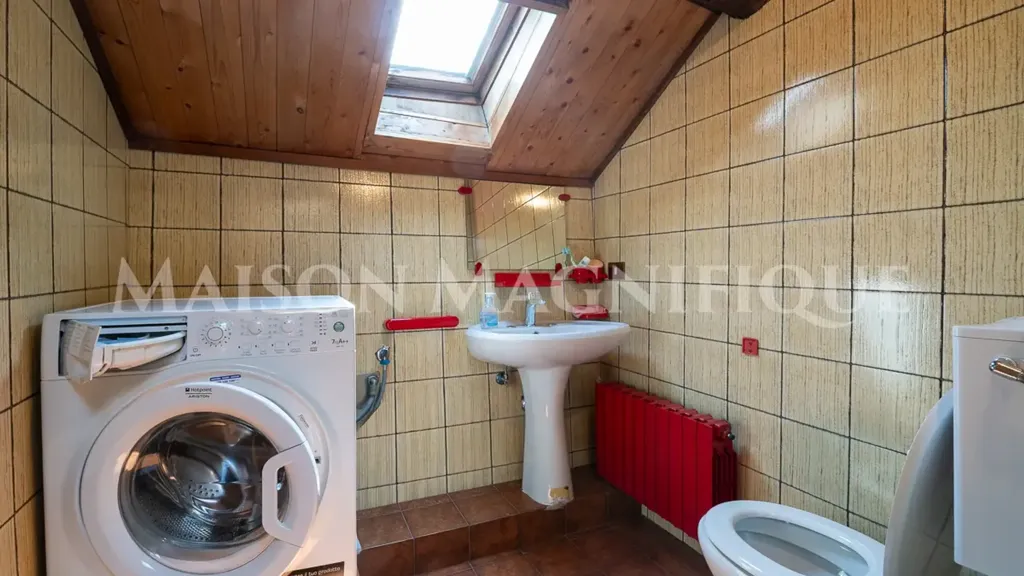 Bathrooms - Prestigious Apartment with Corso Giovecca View in Ferrara