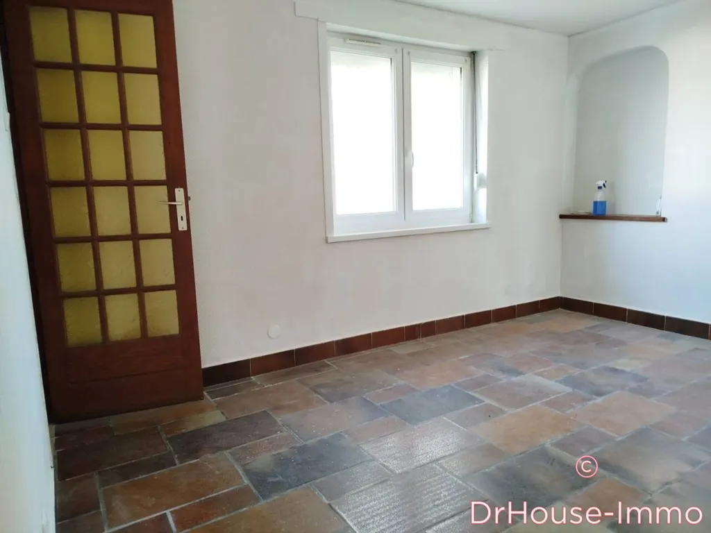 Rooms - 11-Piece Investment Property in Longuenesse