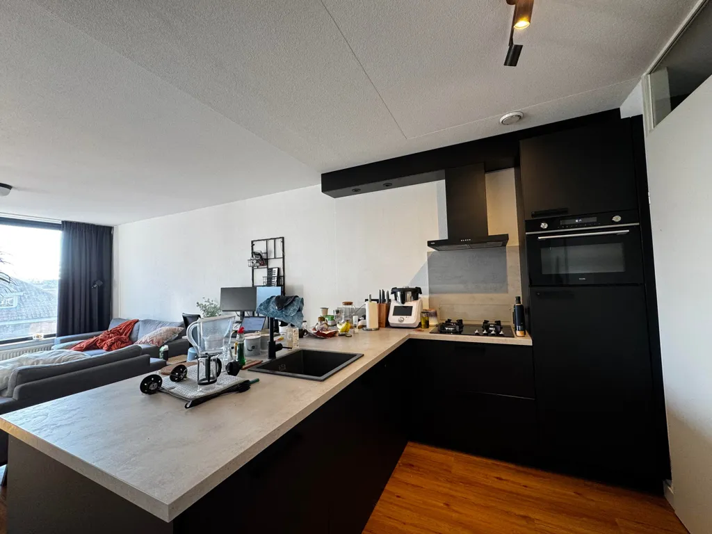 Köök - 3-Bedroom Apartment in Eindhoven's Green Area